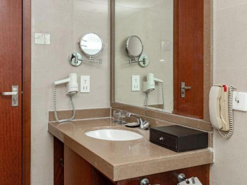 Qingdao Blue Horizon Hotel Licang מראה חיצוני תמונה
